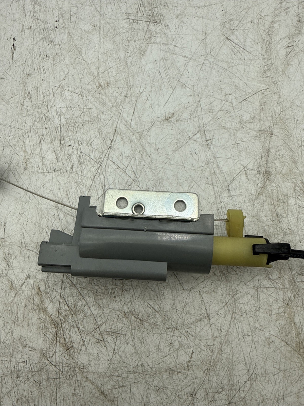 05-13 CHEVROLET CORVETTE C6 REAR FUEL DOOR LOCK ACTUATOR RELEASE CABLE OEM