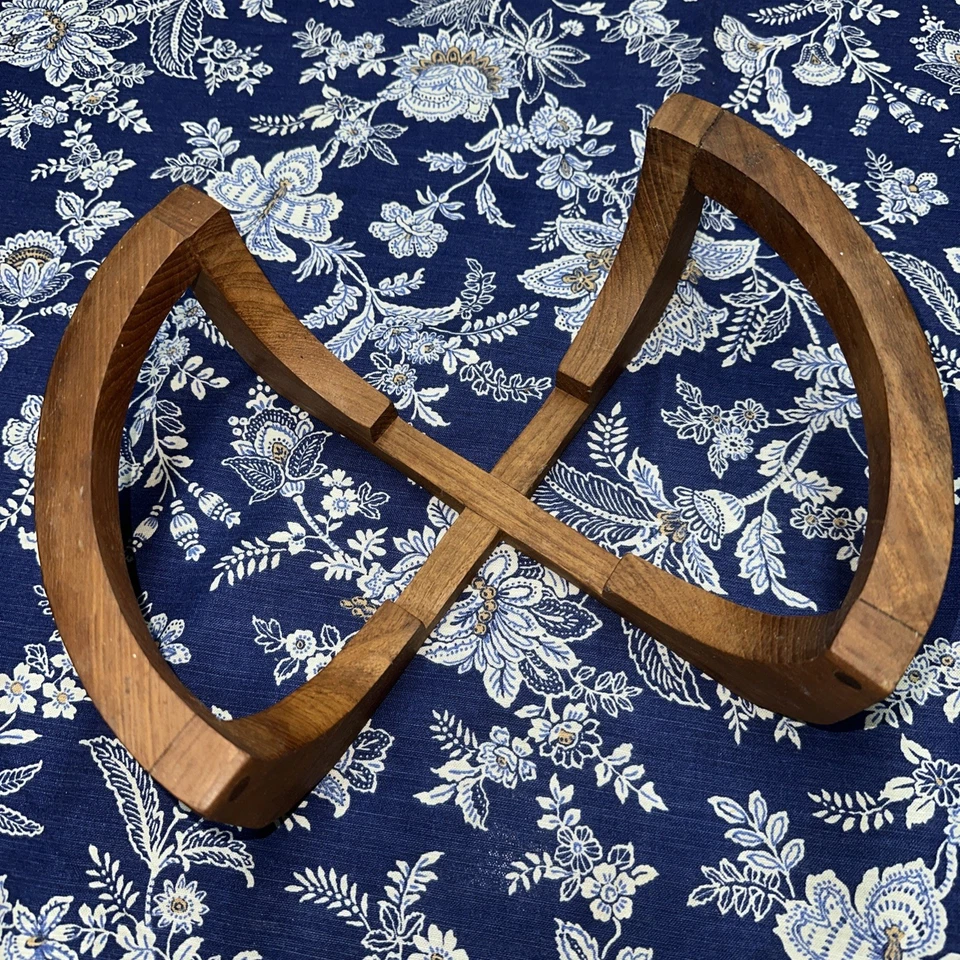 Cuenco para servir ensalada de frutas de vidrio con soporte de madera #91 de mediados de siglo 1960 y 1970 Foto 2 de 4