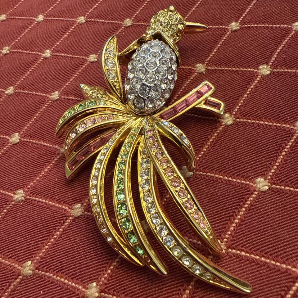 Broche prendedor colección glamour colibrí dorado esmalte diamantes de imitación Nolan Miller  Foto 2 de 4