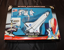 RealToy Action City Space Mission New Sealed Free Shipping