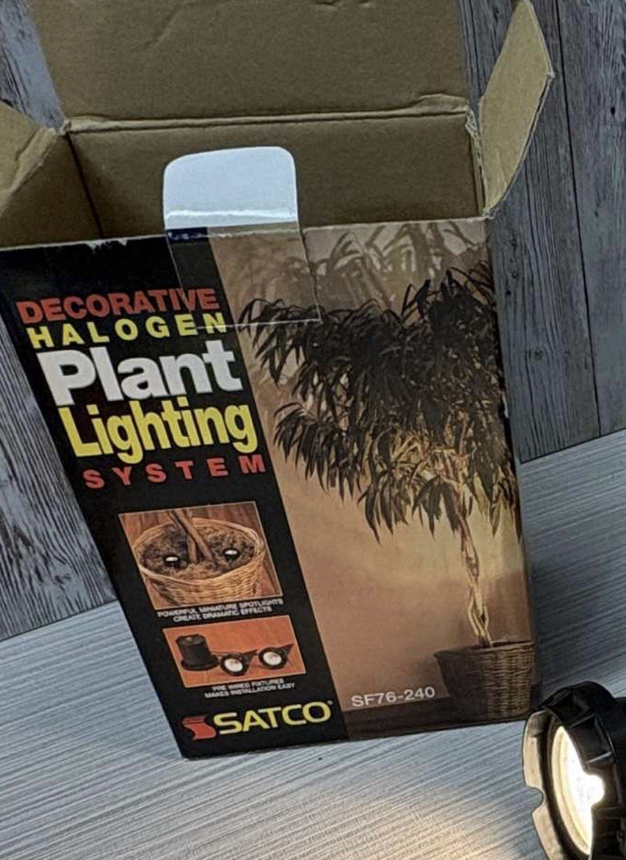 Satco Decorative Halogen Plant Lighting System with 2 Spotlights Vtg . FREE SHIP