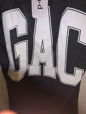 Chicks-d Shirt  Small￼ Distressed