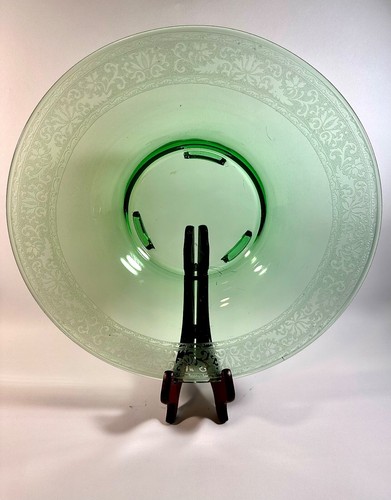Tazón para servir Fostoria Royal verde uranio tres patas borde grabado - Imagen 4 de 14