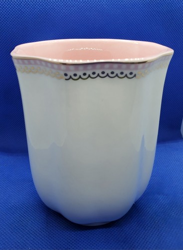 GRACE TEAWARE 10 fl. oz. MUG with SCALLOP RIM GOLD TRIM DELICATE (C17) - Picture 2 of 10