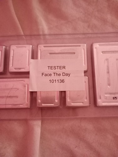 10 x New Sealed Collection 2000 Face the Day Sample Palettes - Picture 2 of 2