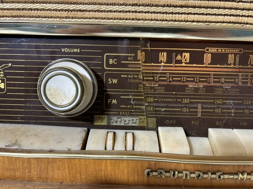Grundig Majestic 2077 Tube Radio Tabletop German Lights Up And Played Music - Picture 11 of 12