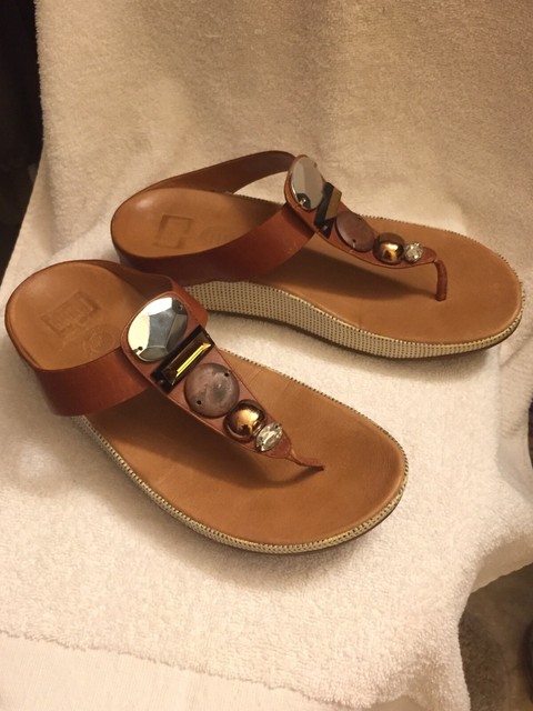 fitflop tan sandals