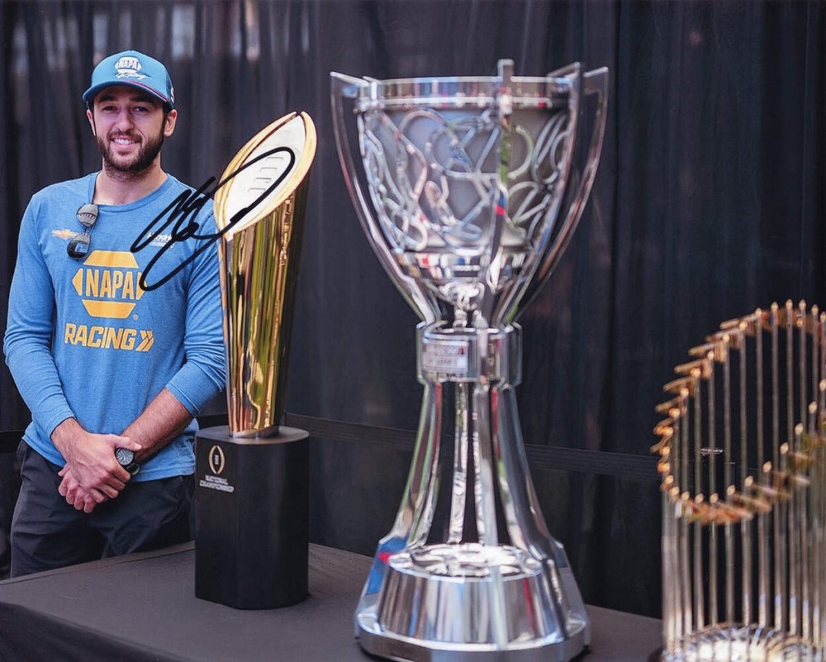 AUTOGRAPHED 2022 Chase Elliott #9 NAPA Racing GEORGIA CHAMPIONS