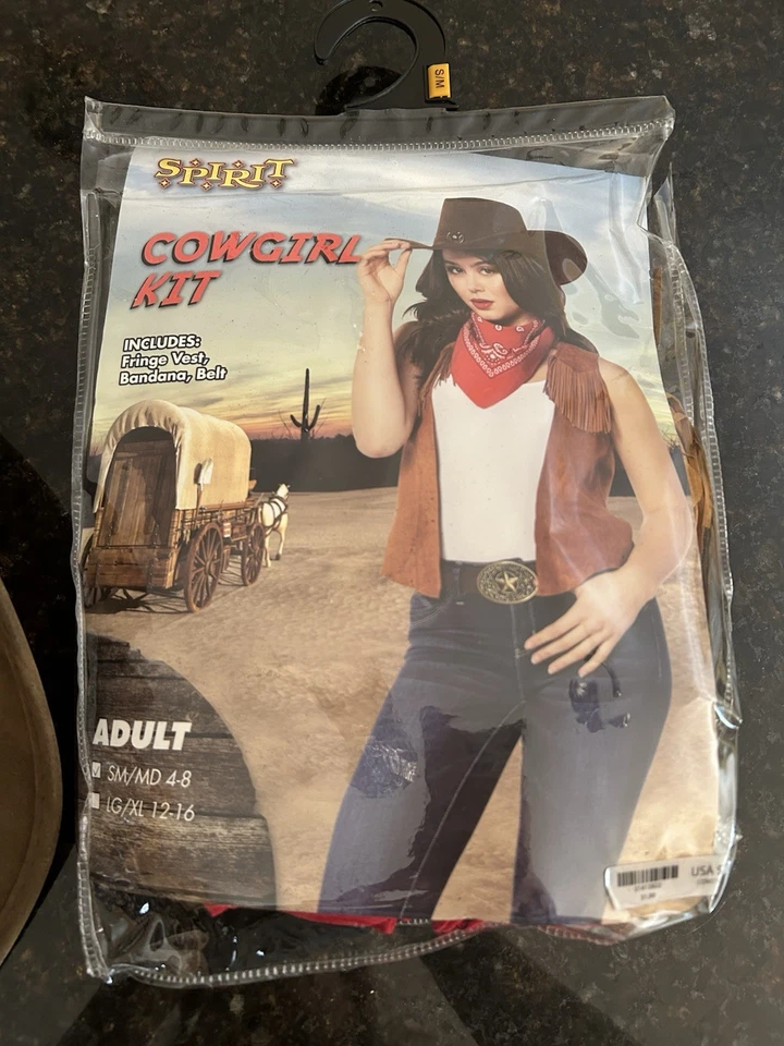 Spirit Halloween Western Vaquera Kit PLUS Sombrero Adulto Disfraz Talla Pequeña/Mediana  Foto 2 de 4