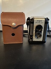 Argus Seventy-Five Twin Lens Reflex Camera with Luna 75mm Lenses Untested