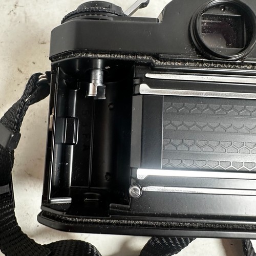 Cuerpo de cámara fotográfica Nikon FE2 negro compacto de 35 mm SLR de colección - Imagen 17 de 21