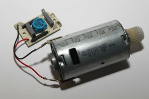 Motor Antrieb Brühgruppe MA-502300-61R07 DeLonghi Magnifica S ECAM 22.110.B