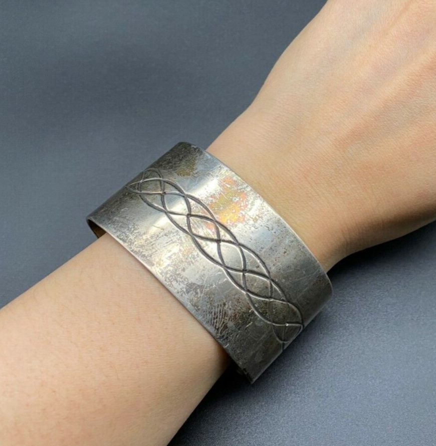 Marvelous Vintage Native American Laguna Sterling Silver Bracelet Signed Glenn Paquin Marvelous Vintage Native American Laguna Sterling Silver Bracelet Signed Glenn Paquin