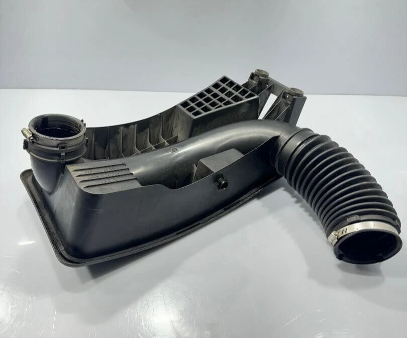 10-17 CHEVY EQUINOX ECOTEC AIR INTAKE RESONATOR P/N 20920721 OEM USED GM PART - Image 4 of 4