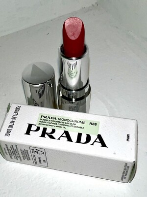 PRADA リップ柄 スリッポン Prada Monochrome Red R28 Fuoco Hyper Matte Mini Lipstick 0.04 Oz