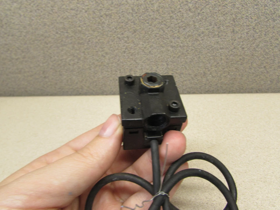 NUMATICS DVS-180P DIGITAL VACUUM SENSOR - Image 3 of 4