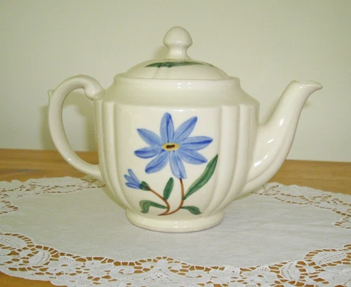 Vintage Shawnee Blue Daisy Flower 6 Cup Teapot w/ Lid ~