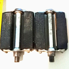 Schwinn Cruiser Platform Bike Pedals 1/2" Axle Rubber/Steel Black. USA Made