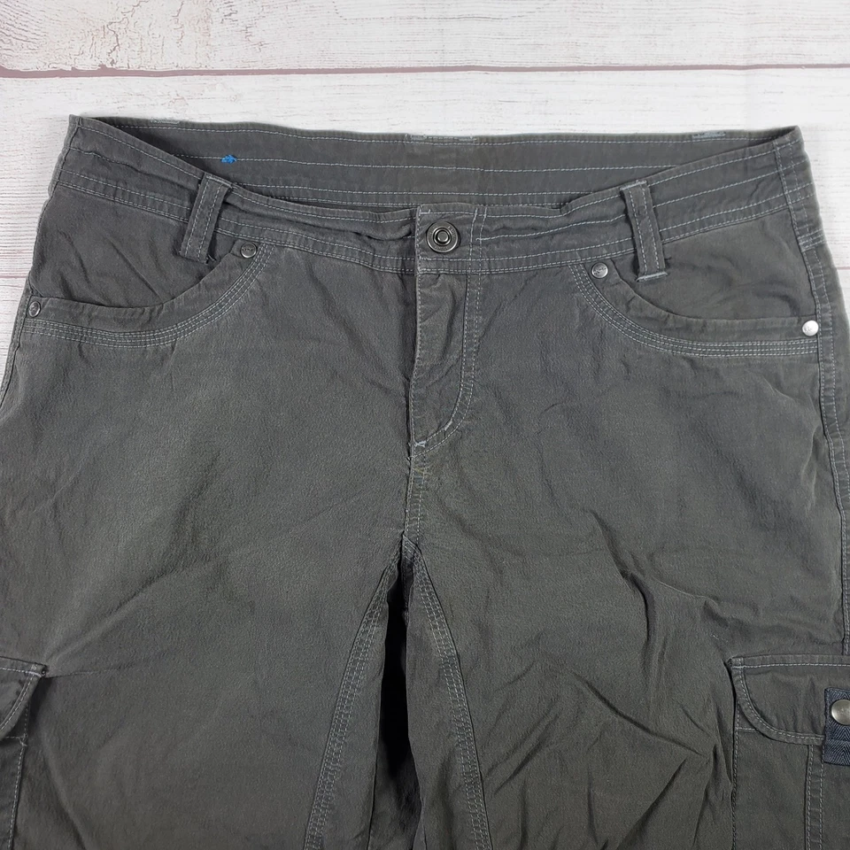 Shorts Kuhl Feminino Tamanho 12 Cinza Ativo Caminhada Ao Ar Livre Bolsos de Carga 11" Costura Interna - Imagem 2 de 4