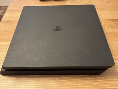 Sony PlayStation 4 Slim 1TB mit 2 Controllern