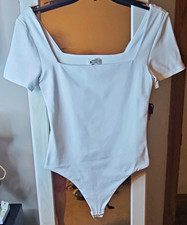 Aritzia White Short Sleeve Square Neck Bodysuit Women  s Size M Regular