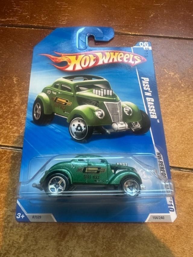 2010 Hot Wheels HW Performance Pass'n Gasser #104 Green