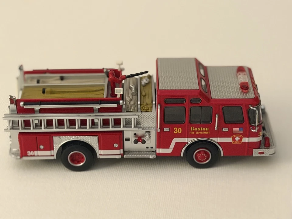 Code 3 Boston E One Cyclone Engine 30 Rare 12337 Excellent Condition - Image 2 of 4