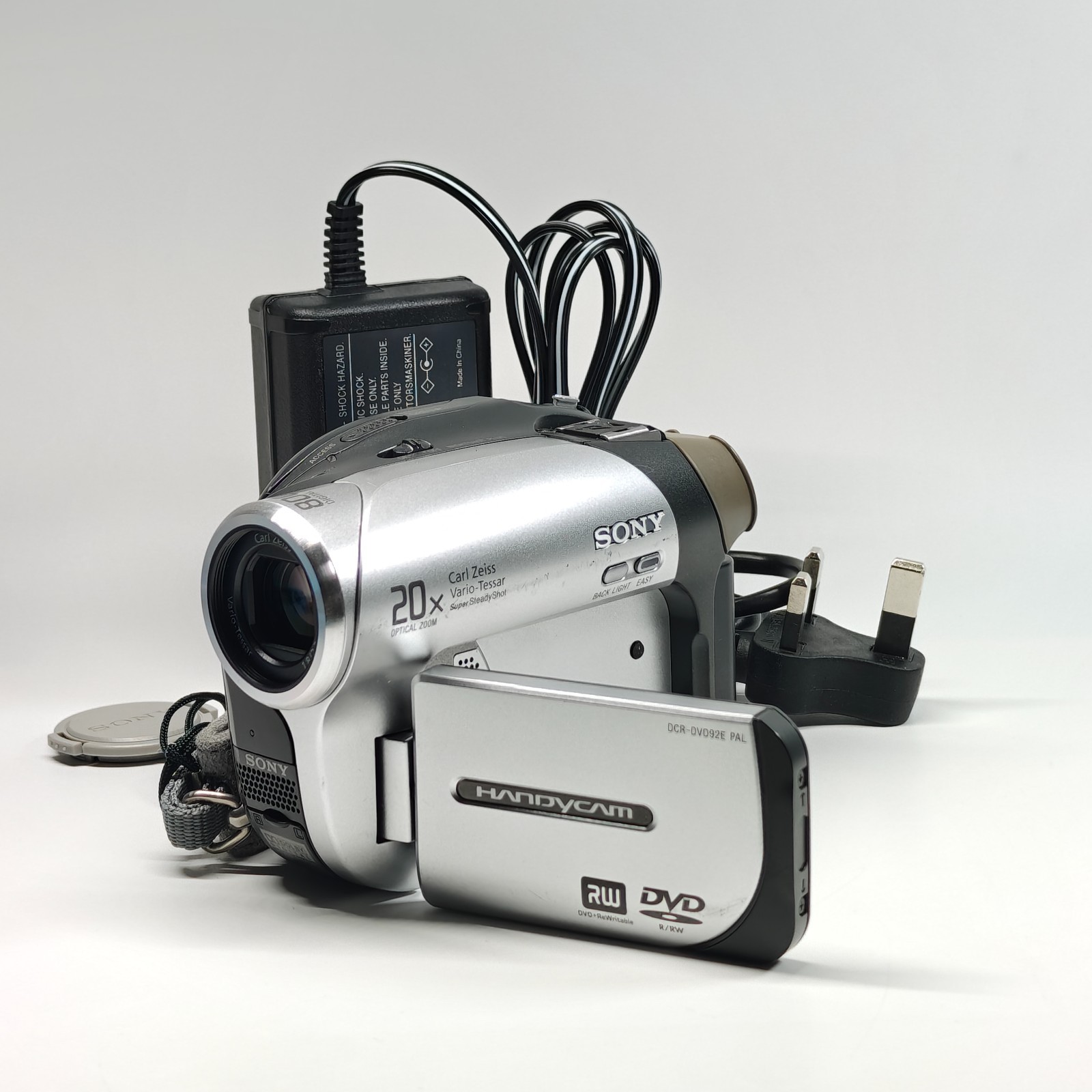 Sony Handycam DCR-DVD92E Camcorder NightShot 20x Zoom DVD Video Camera + Charger