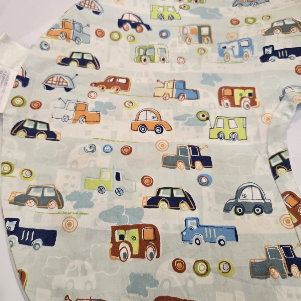 Подушка для кормления Boppy с узором для автомобиля и грузовика бывшая в употреблении - Изображение 3 из 4