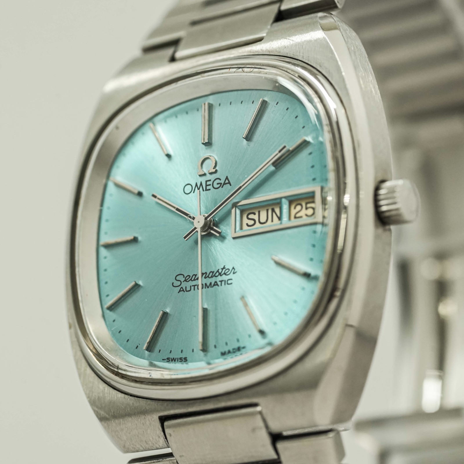 *NEAR OMEGA Seamaster Cal.1020 Day/Date Ice