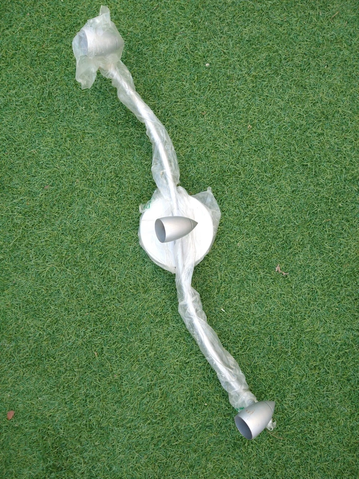 PORTFOLIO LUZ DE TECHO FOCO DIRECCIONAL 3 LUCES MONTAJE RASADO SATINADO Foto 2 de 4