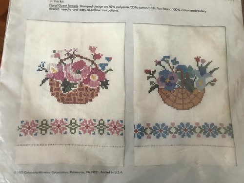 Erica Wilson Columbia Minerva floral guest towels cross stitch kit 30.4 x 50.8cm - Bild 3 von 8