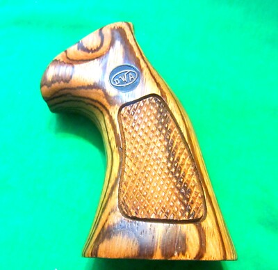 DAN WESSON ZEBRA GRIP~SMALL FRAME SQUARE TAG~357!~MINTY!~DWA MEDALLIONS