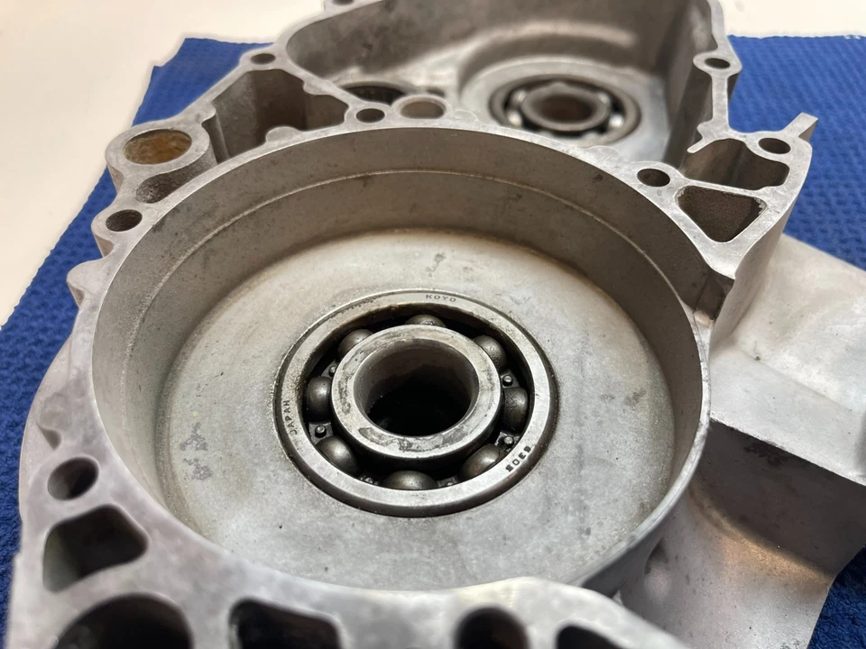 Suzuki RM250 1990 OEM motor izquierdo derecho cárter cárter cárter 11301-28814 Foto 3 de 4