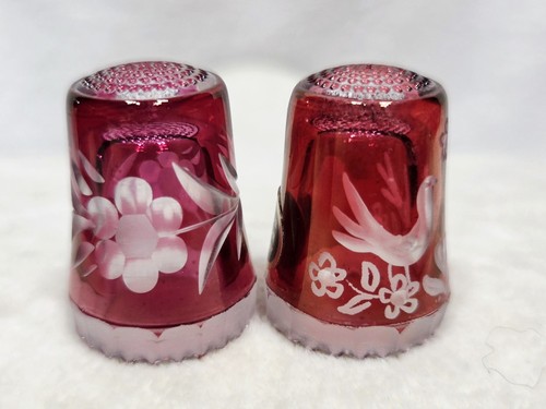 Vtg Pair Cranberry Color Glass Thimble Sewing Etched Bird Flower Western Germany
