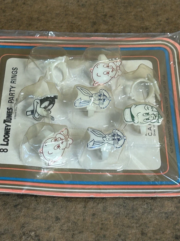 Anillos de fiesta vintage 1980 Reed Looney Tunes, Bugs Bunny, Donald Duck, etc. Foto 2 de 4