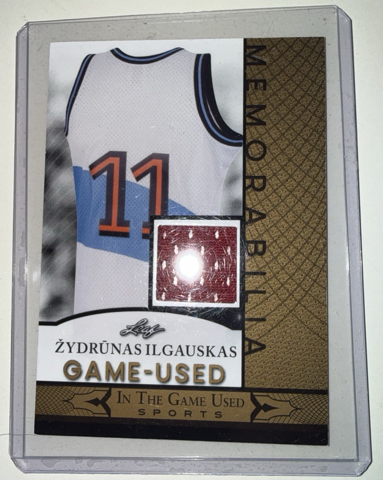 Leaf In The Game Used Sports Zydrunas Ilgauskas Jersey Card Gum 150
