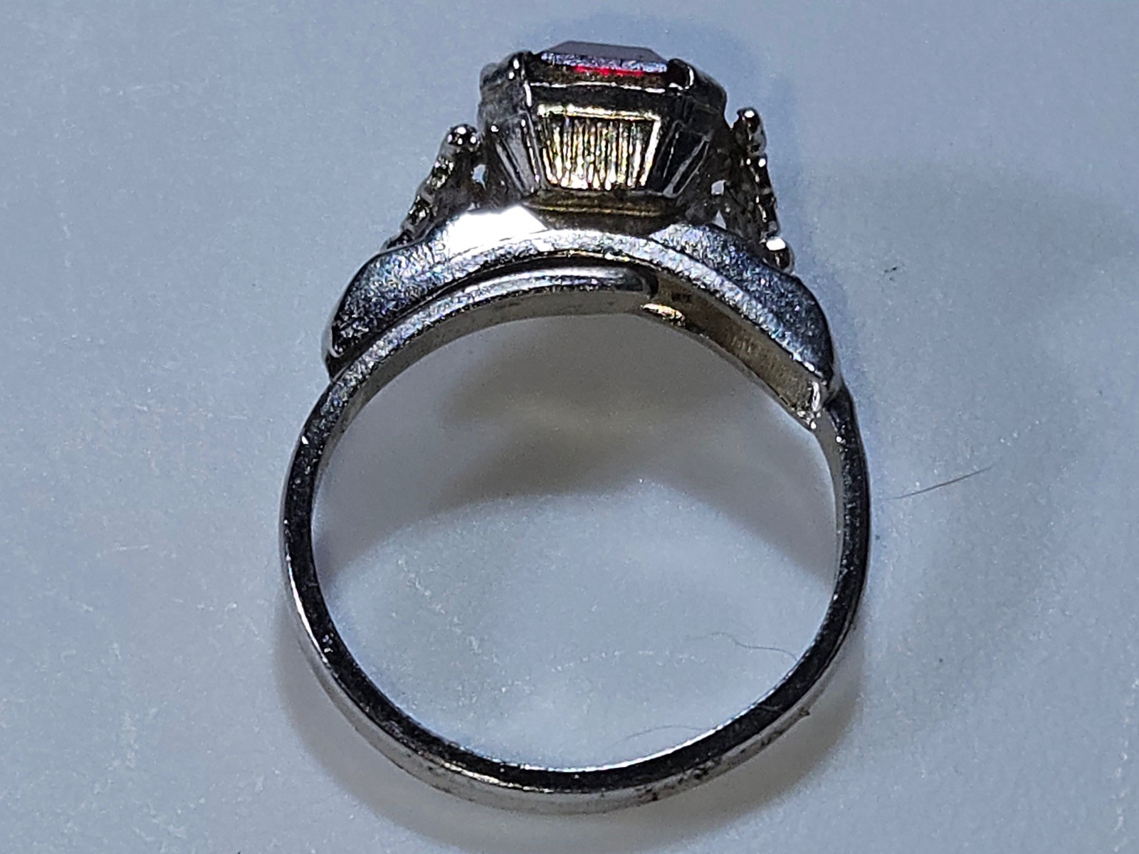 1950s Emerald-Cut Ruby Red Paste Ring w/ Rhinesto… - image 10