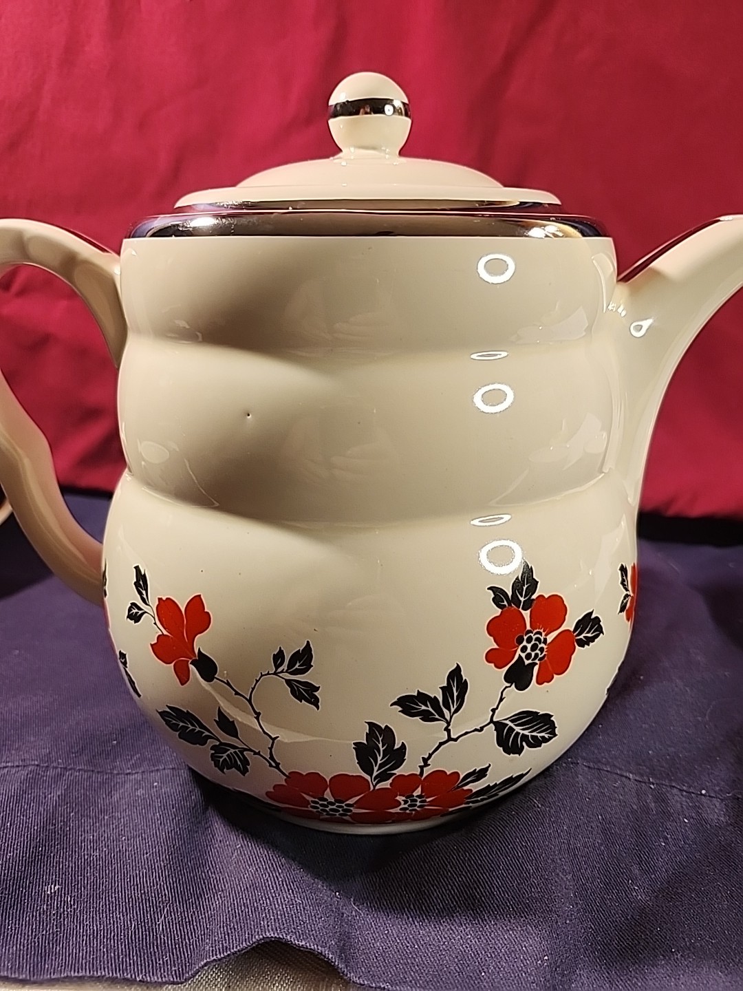 Superior Hall Quality Dinnerware Coffee Pot/Teapot & 4 Cups Red Poppy "Daniel"