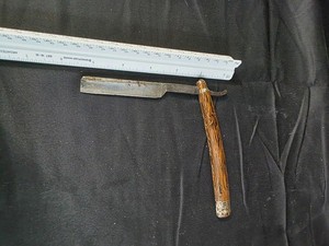 Vintage Case Perfect Temper Straight Razor Wood Grain Pattern Handle Made in USA