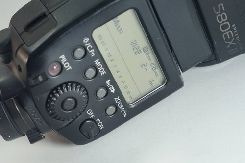 Canon Speedlite 580EX II Powerful Flash Functional Excellent Condition JAPAN - Picture 2 of 7