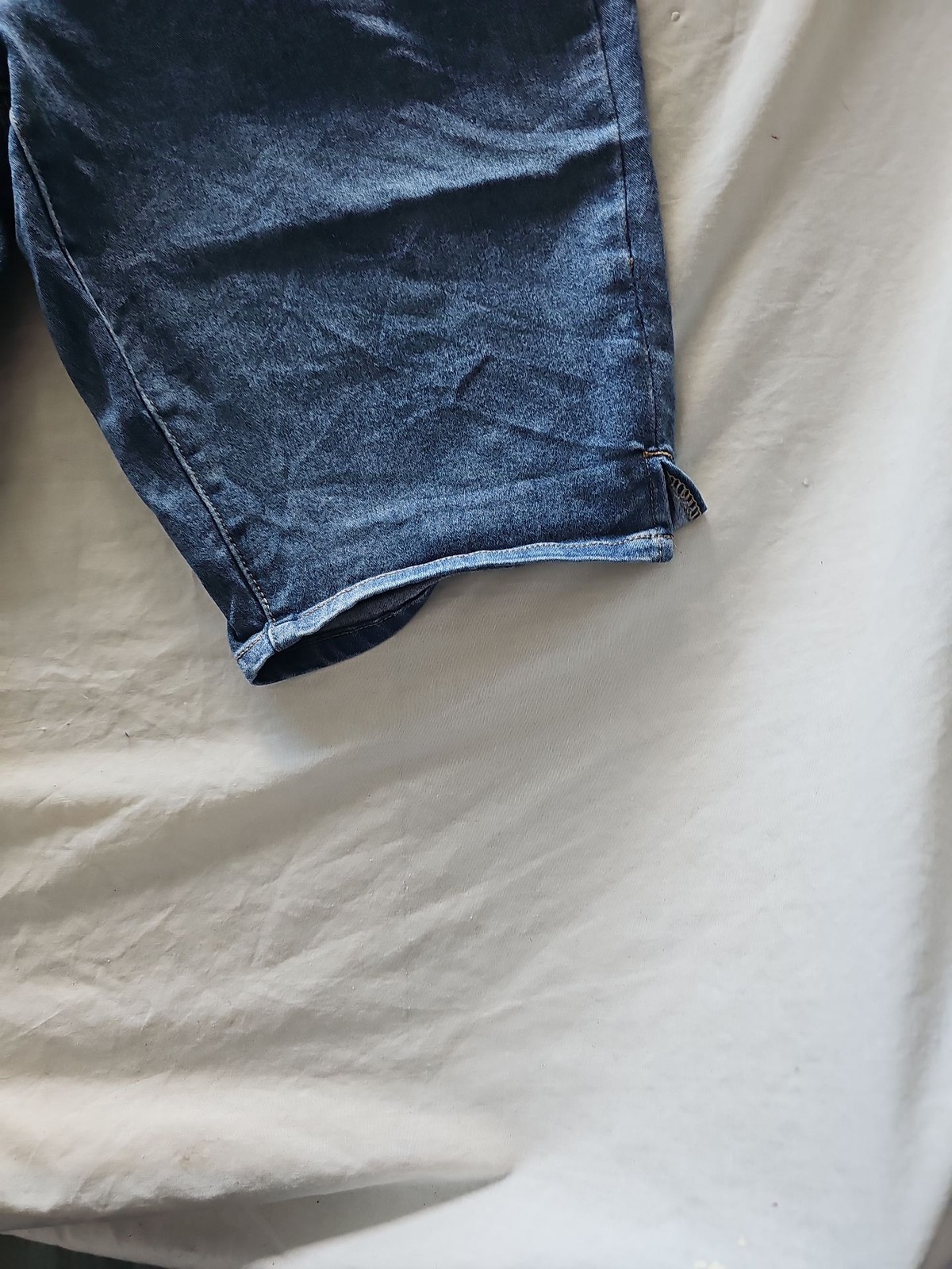 Hybrid & Company Blue Denim Bermuda Shorts Women's Stretch Jean Shorts 357 image 3
