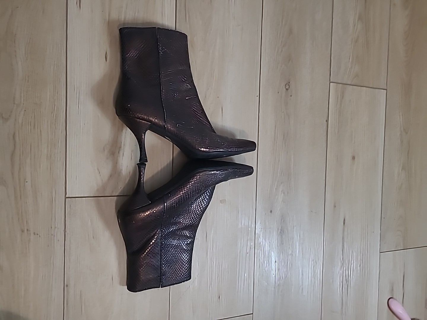 Stuart Weitzman Brown Snakeskin Patterned Leather… - image 6