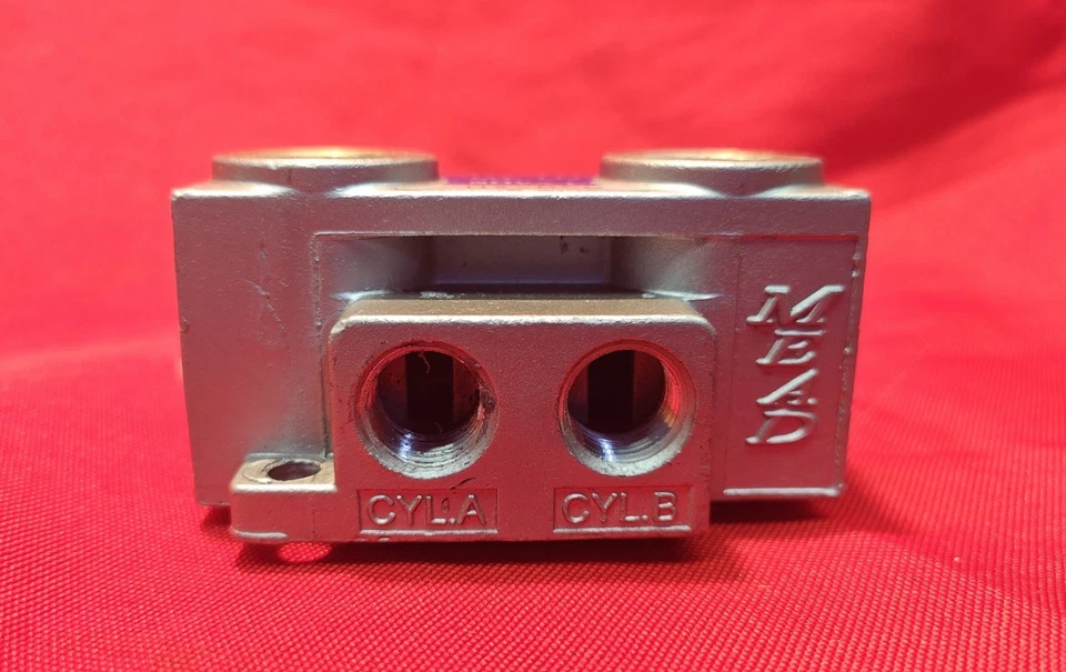 Válvula direcional Bimba Mead pneumática Nova 4 vias N2-DCD 120VAC, 5 portas, 2 parafusos prisioneiros. - Imagem 4 de 4