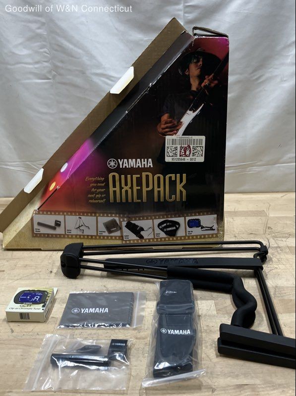 Yamaha Axe Pack Guitar Accessory Kit Stand Tuner Strap Picks Polishing Cloth