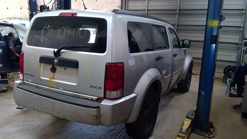 07 08 09 10 11 Brazo limpiaparabrisas derecho pasajero Dodge Nitro Foto 4 de 4