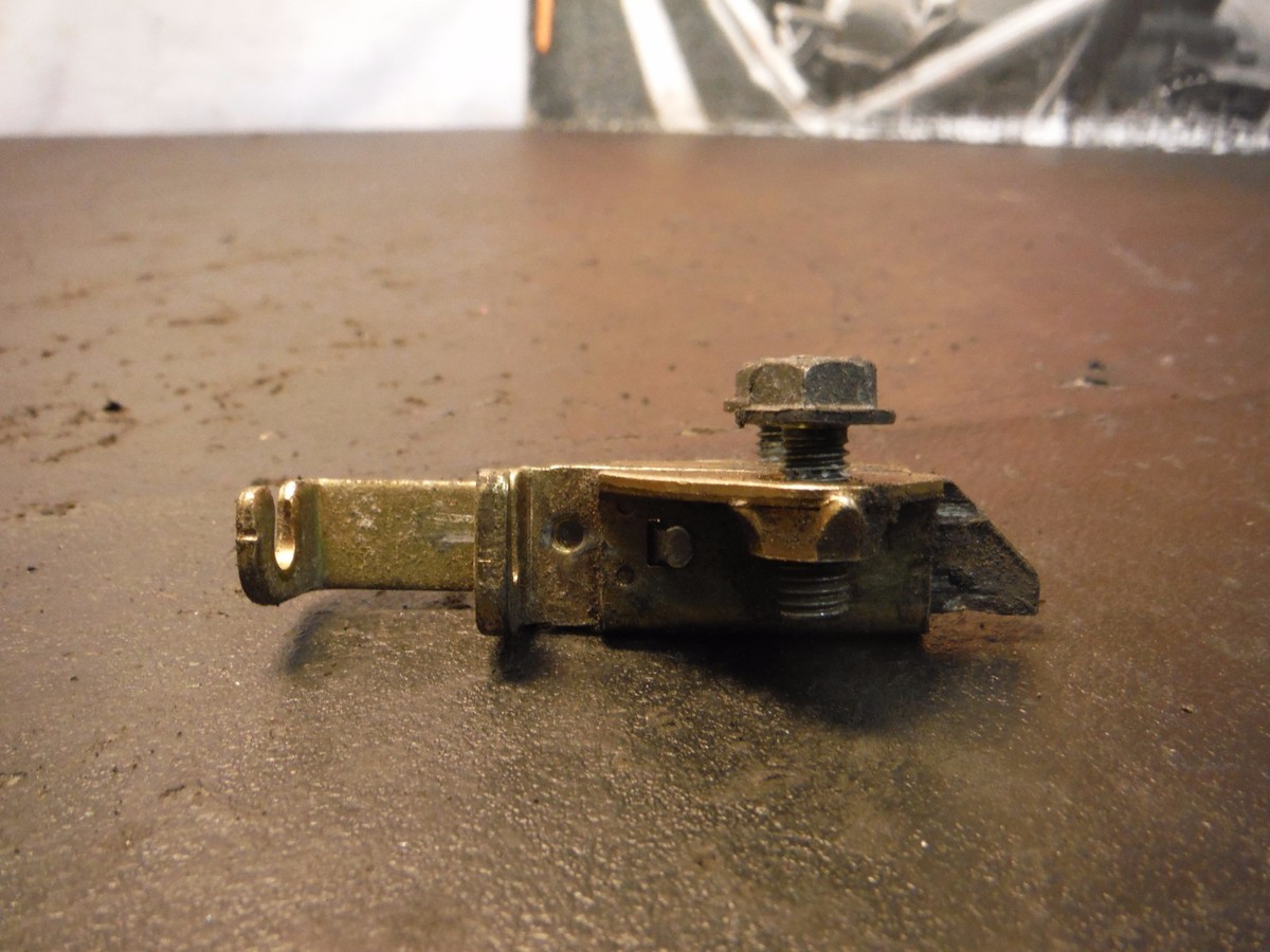 2004 04 03 Kawasaki Ninja ZX636 ZX 636 ZX6R Seat Latch | eBay