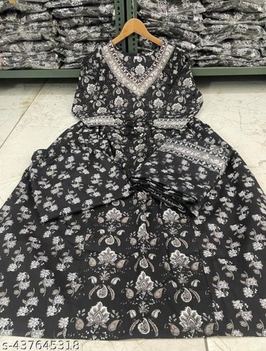Pakistani Women's Rayon Kurta with Dupatta and Bottom Wear For Women And Girls - Picture 6 of 9