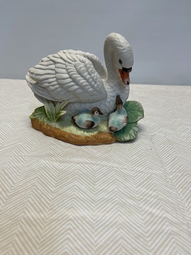 J J Limited Edition 1200 Series. Swan And Ducklings.