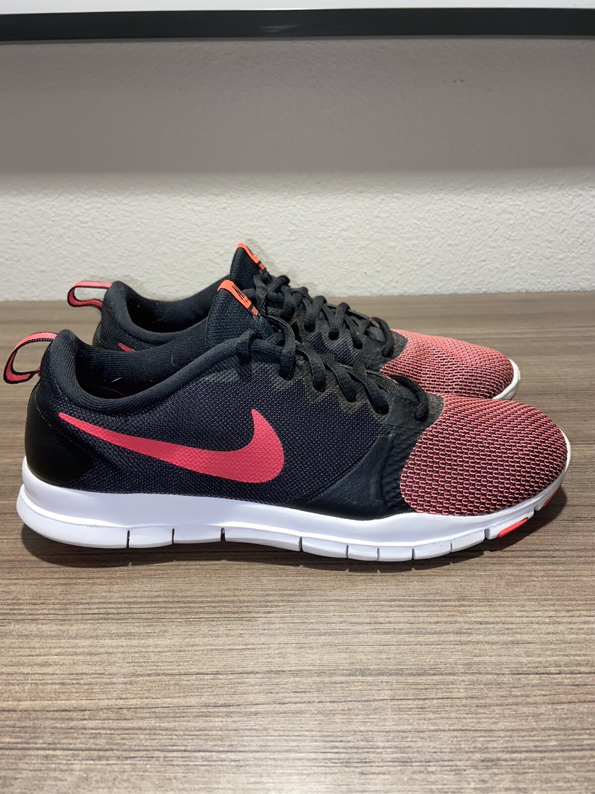 nike flex essential womens training shoes